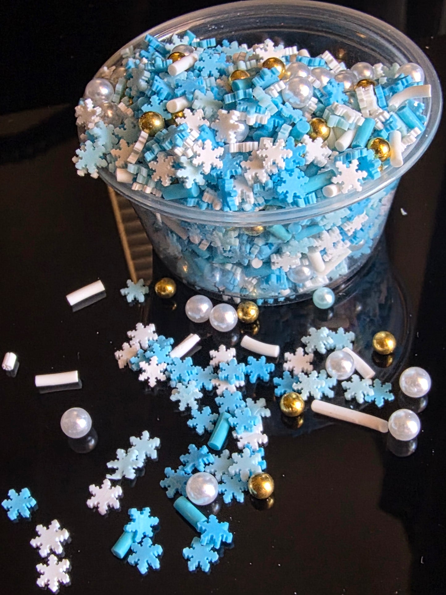 Snowflakes & gold pearls